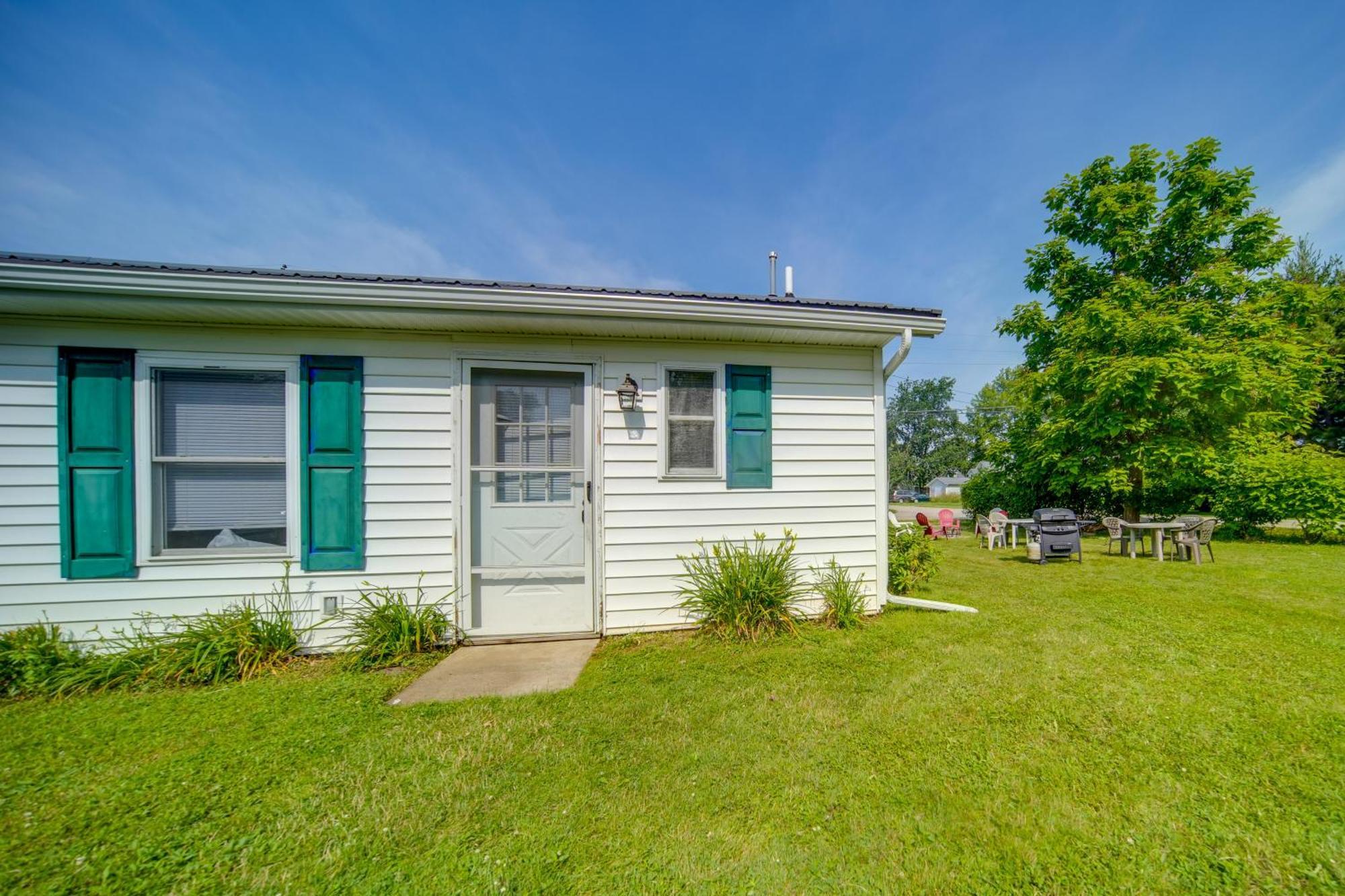 Charming Cottage With Yard Less Than 1 Mi To Lake Erie! Geneva Exterior photo